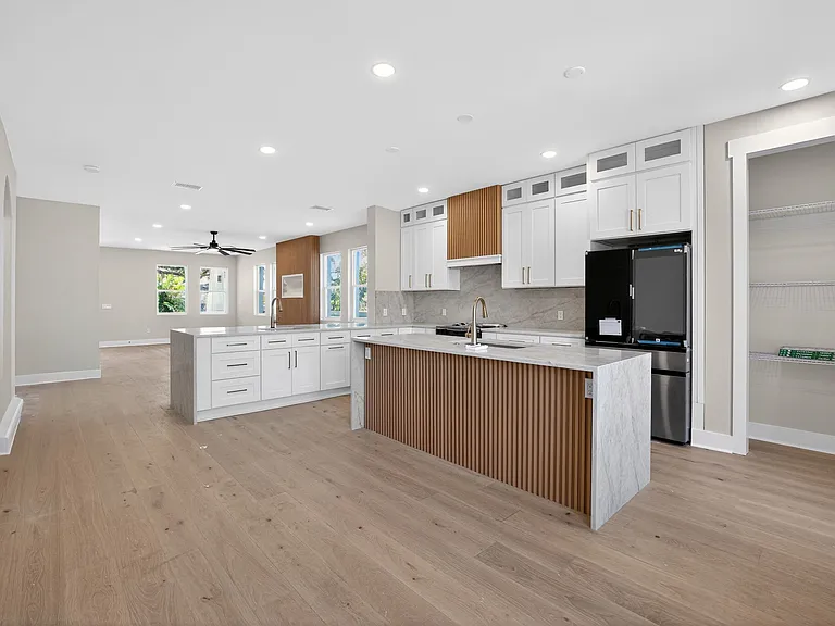 Kitchen / Dining
