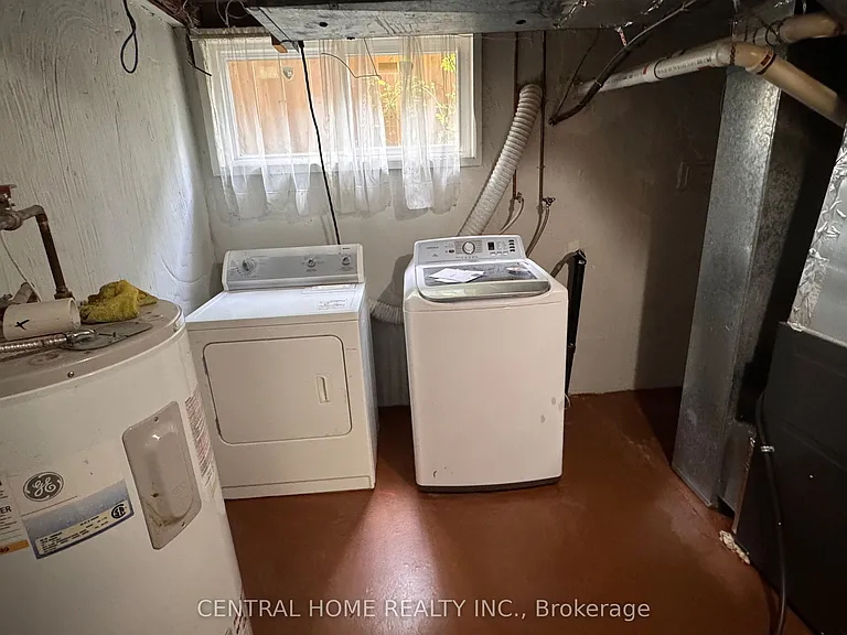 100 Burbank Dr — Photo 28