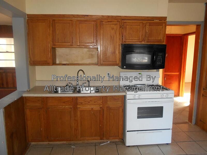 2nd image of 1623 Thornberry Ave