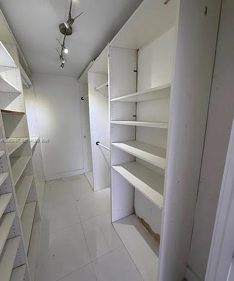 19707 Turnberry Way #24B — Photo 28