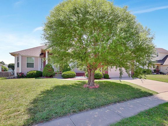 2nd image of 2788 N Parkwood Ln