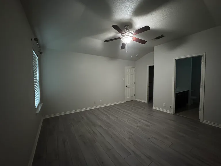 208 Latigo Ln — Photo 13