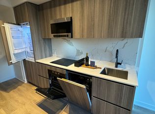 117 Broadway Ave #702, Toronto, ON M4P 1V3