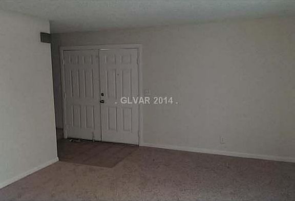 5th image of 3432 Villa Knolls West Dr