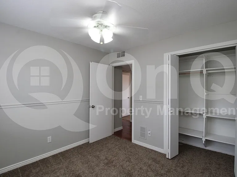 2522 E Don Carlos Ave — Photo 11