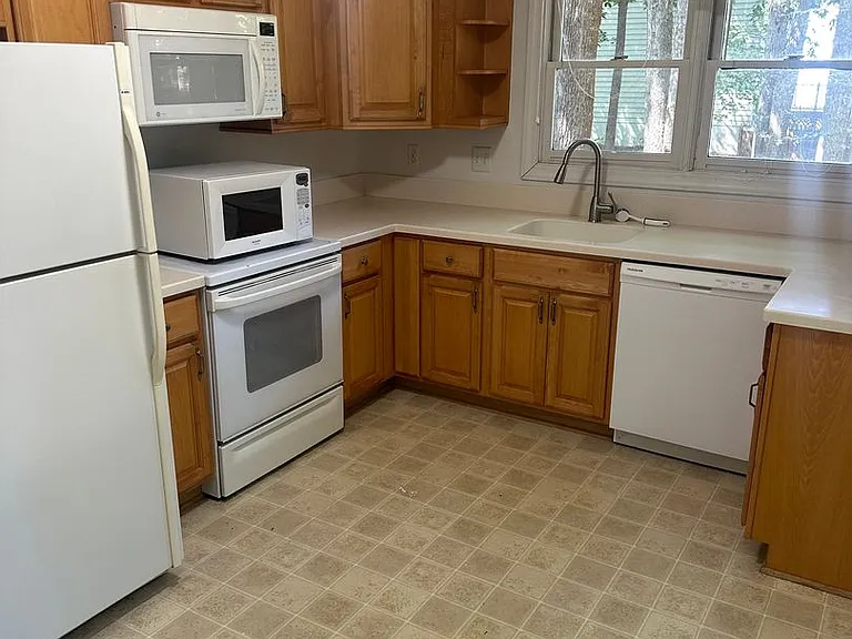 12904 Church Ct — Photo 5