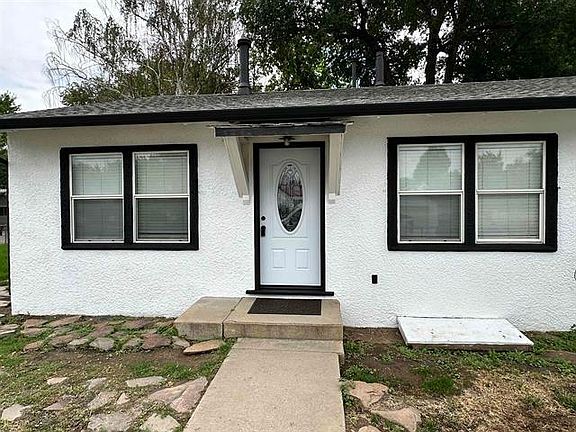 3rd image of 255 Cedar St