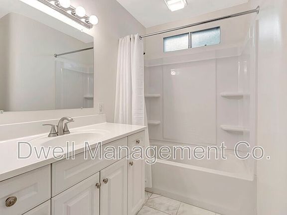 4th image of 8451 La Mesa Blvd #2