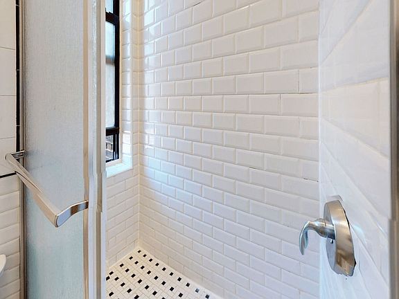 5th image of 236 E 13th St #244-25