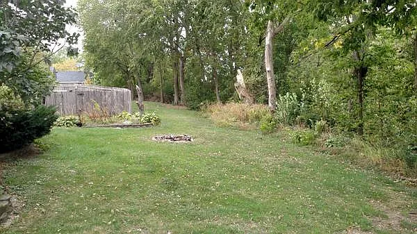 122 E Main St photo 1