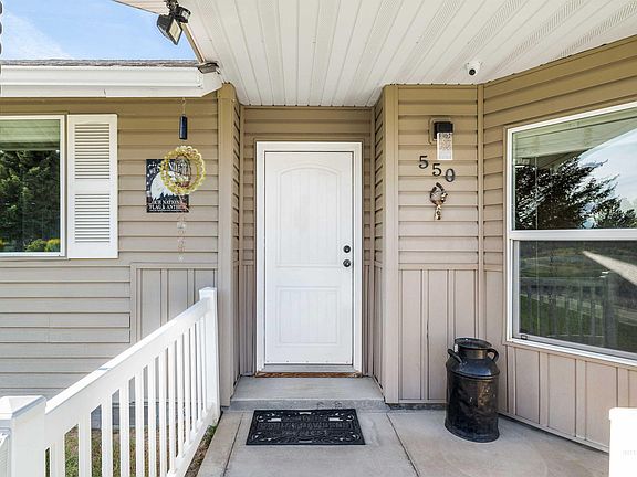 5th image of 550 Maxine Ln