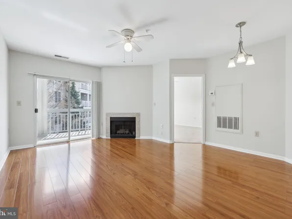 12919 Alton Sq APT 302, Herndon, VA 20170