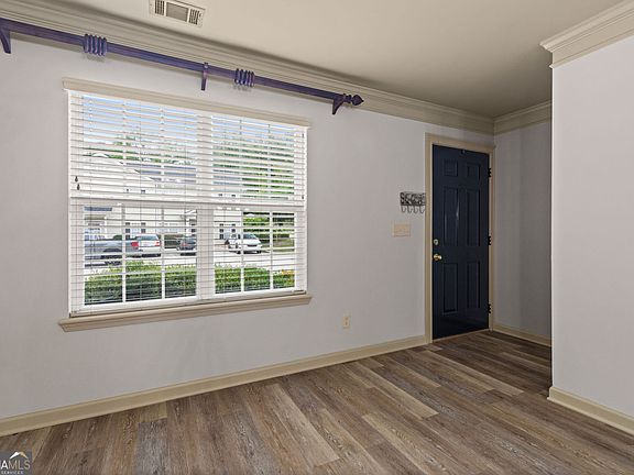 4th image of 1175 Riverside Ter