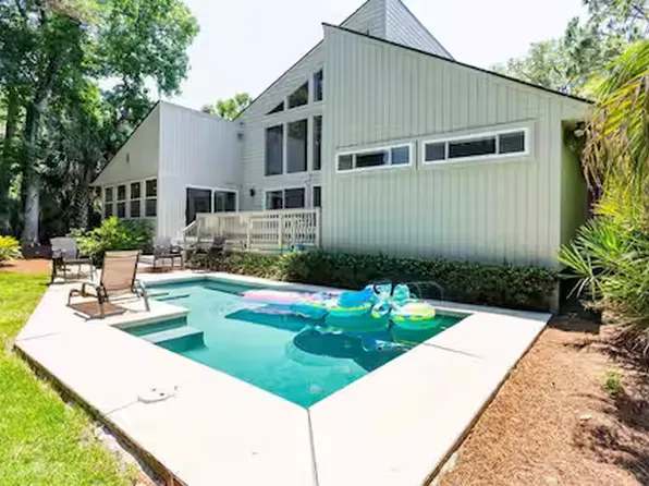 20 Heath Dr, Hilton Head Island, SC 29928