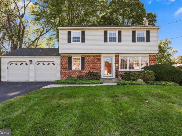 221 Crestview Rd, Hatboro, PA 19040