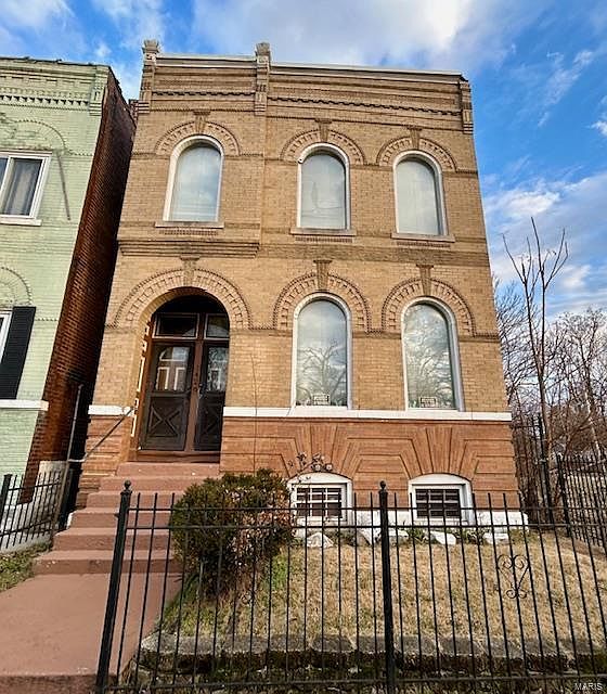 1st image of 1426 N Newstead Ave