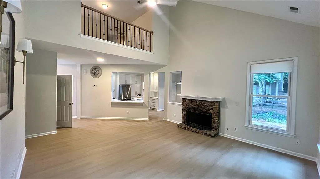 4 bed, 2711 sqft, $3,500 — Photo 4