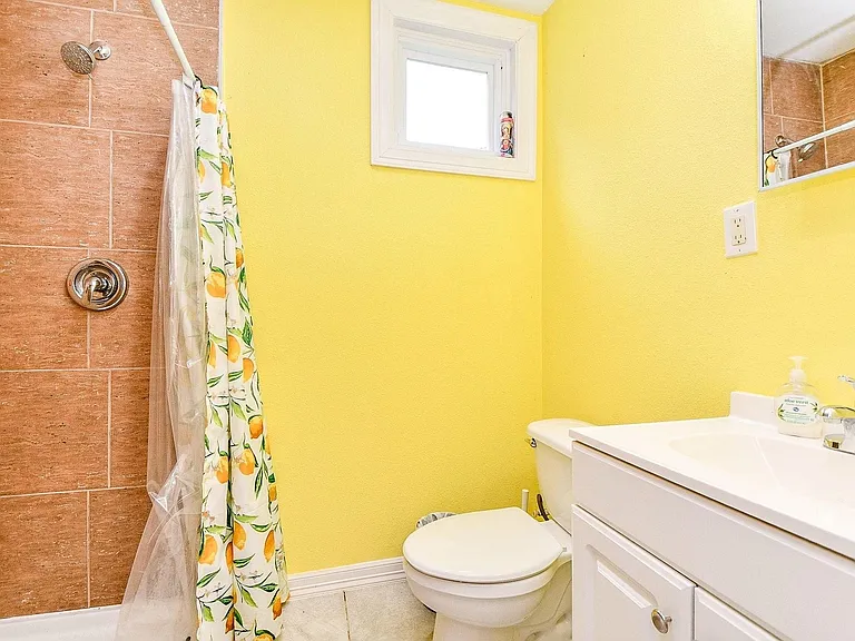 9037 Crestview Dr — Photo 17