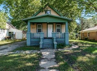 2612 S 6th St, Rockford, IL 61109