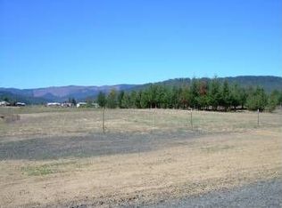 122 Mattie K Ln, Roseburg, OR 97471