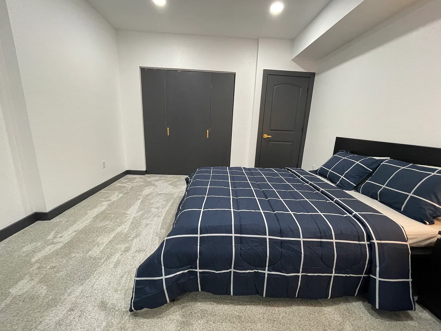 1 bed, 1600 sqft, $999 — Photo 4