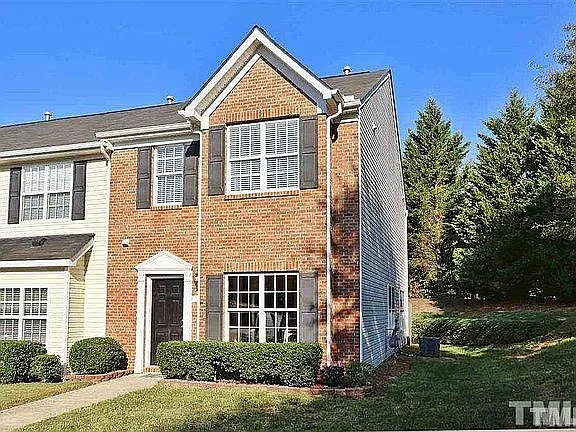 3 bed, 2.5 bath, 1472 sqft, $1,750 — Photo 1