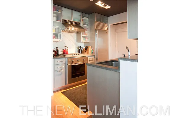 Sold by Douglas Elliman | media 21