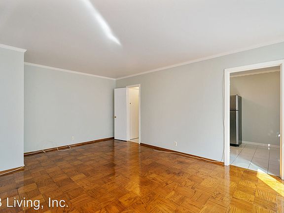 2nd image of 730 Randolph St Unit 1