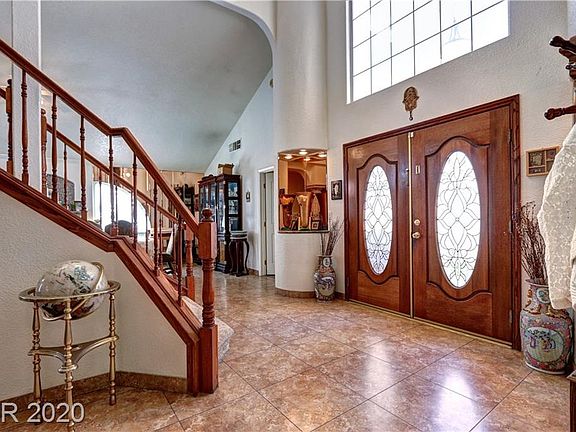 3rd image of 2560 Aviv Ct