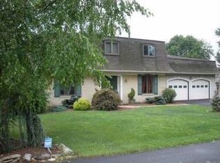 1262 Country Club Rd, Allentown, PA 18106