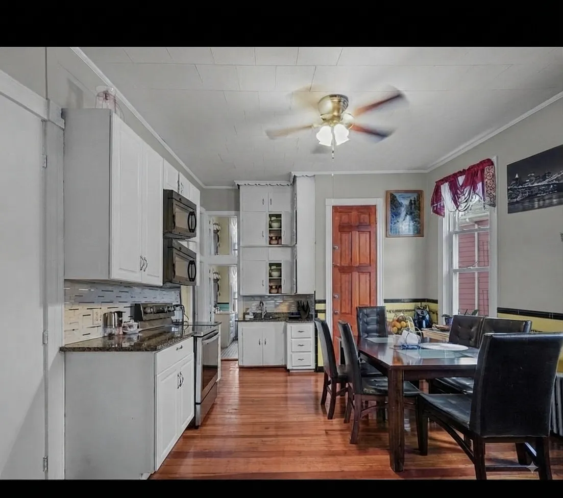 2 bed, 1100 sqft, $2,300 — Photo 3