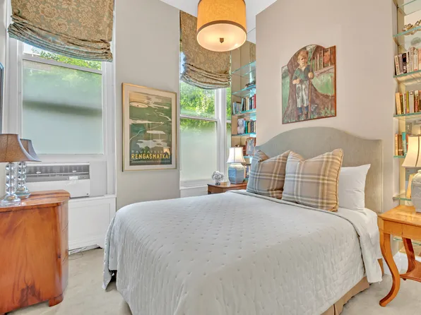 7 Beekman Place image 13 of 20