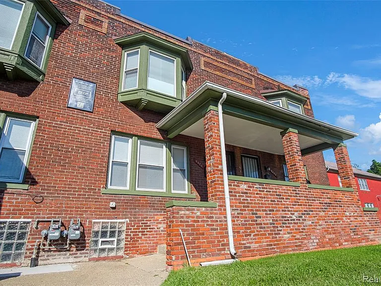 9426 John R St — Photo 1