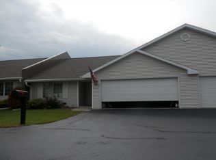 555 W Packer Ave, Oshkosh, WI 54901