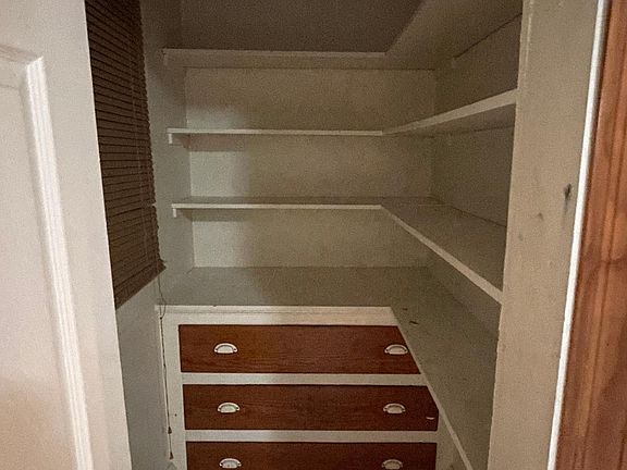 3rd image of 614 W Marion St #2