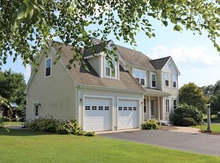 24 Saint James Pl, Attleboro, MA 02703