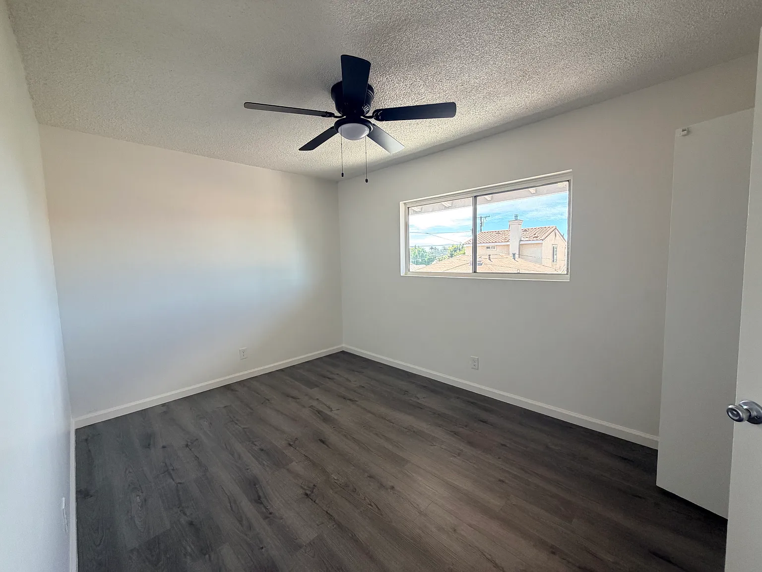 2 bed, 600 sqft, $2,200 — Photo 4