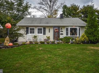 321 Austin Dr, Fairless Hills, PA