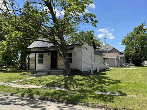 312 S Hall St, Webb City, MO 64870