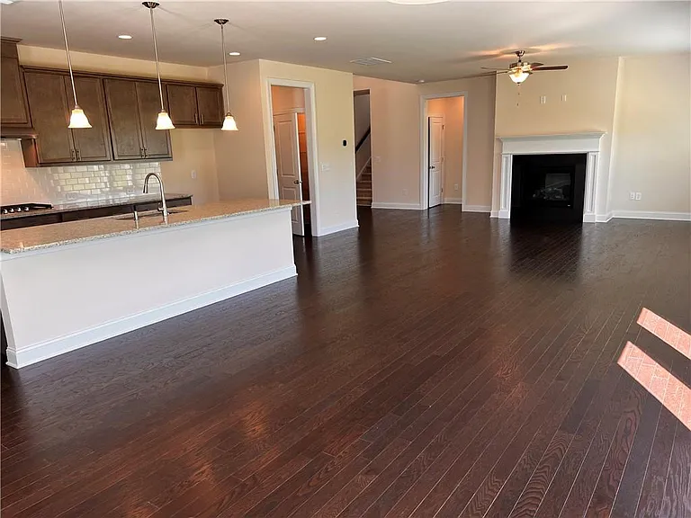 3755 Crestland Ln — Photo 4
