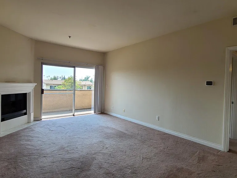 87 S Allen Ave #206 — Photo 6