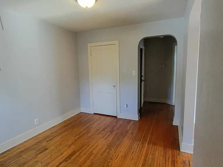 721 E 13th St #4 — Photo 2