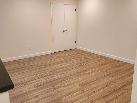 3rd image of 442 Laurel Ave