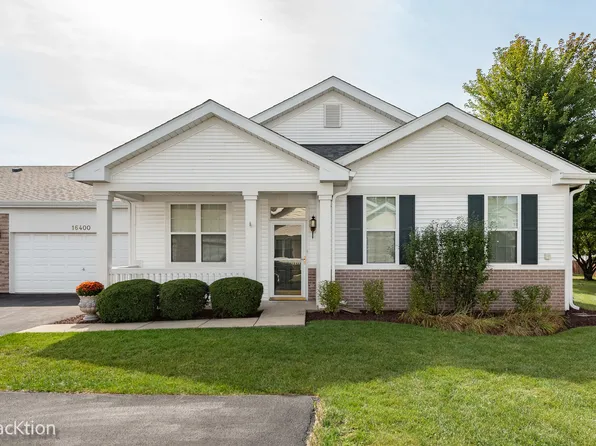 16400 Crescent Lake Dr #16400, Crest Hill, IL 60403