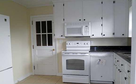 3rd image of 4319 Crestview Dr