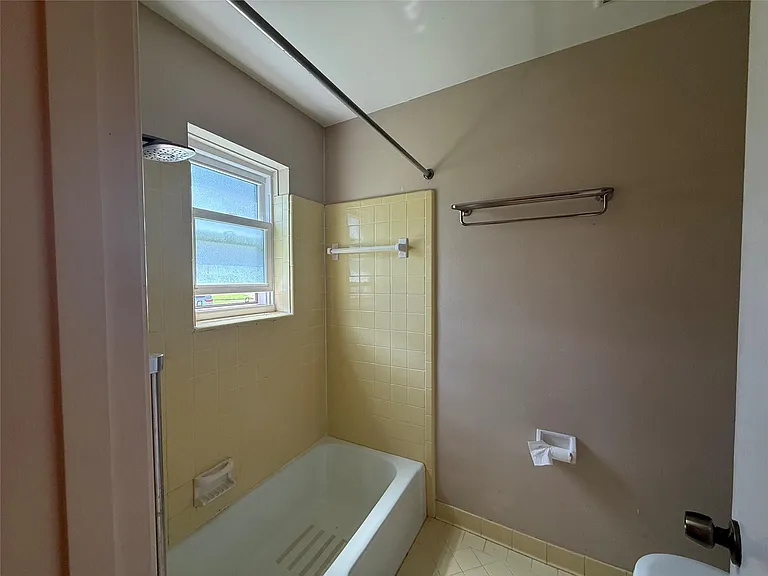 7718 Lacy Hill Dr — Photo 26