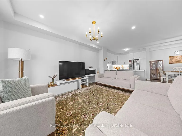 209 Hibernian Walk — Photo 14
