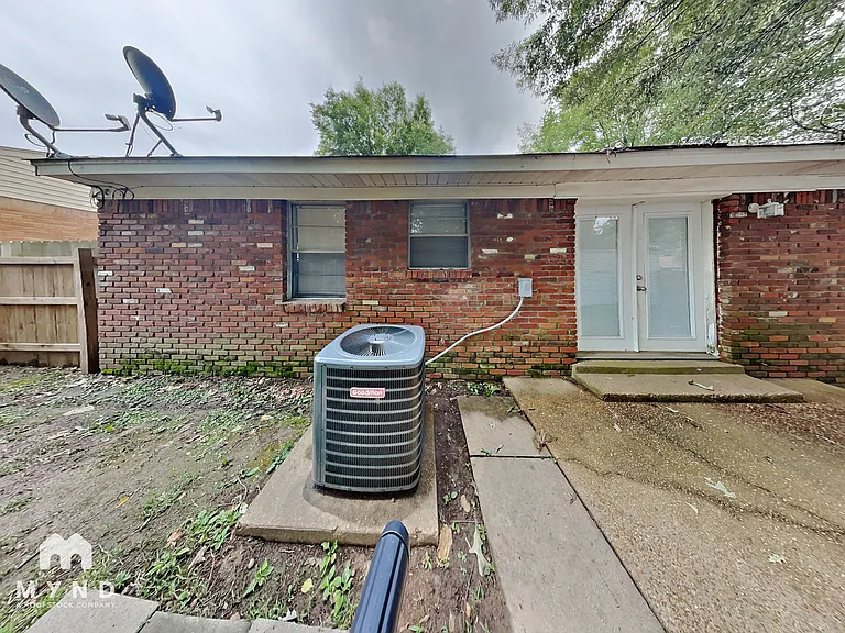 2154 Ashland Dr — Photo 21