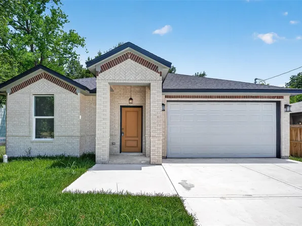 130 E Melville Dr, Crosby, TX 77532