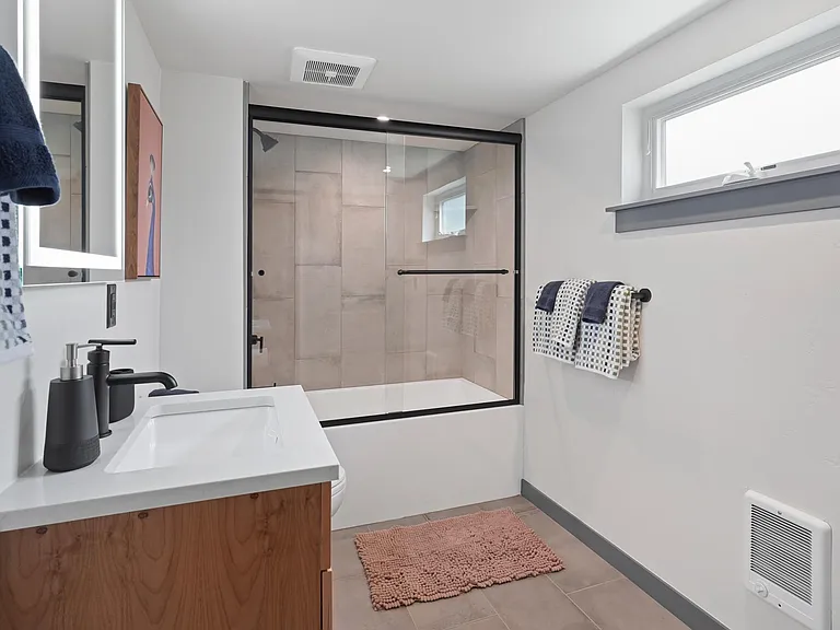 36 SW Roosevelt Ave #2 — Photo 15